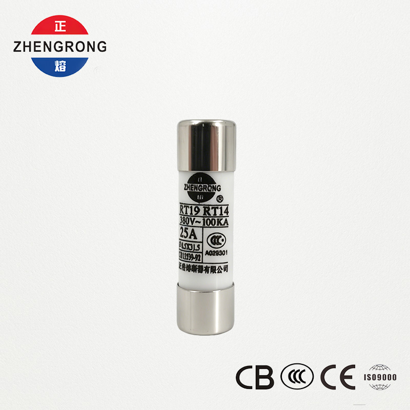 Comert cu ridicata 8,5*31,5 R014 25A sigurante personalizabile